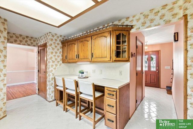 12894 Valley Street, Omaha, NE 68144
