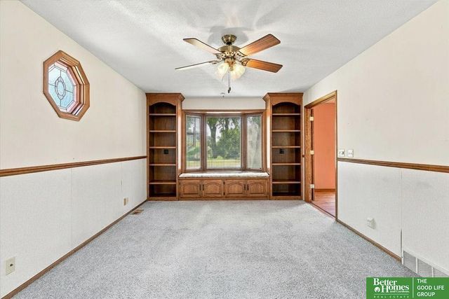 12894 Valley Street, Omaha, NE 68144