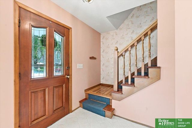 12894 Valley Street, Omaha, NE 68144