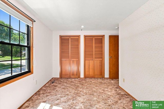 12894 Valley Street, Omaha, NE 68144