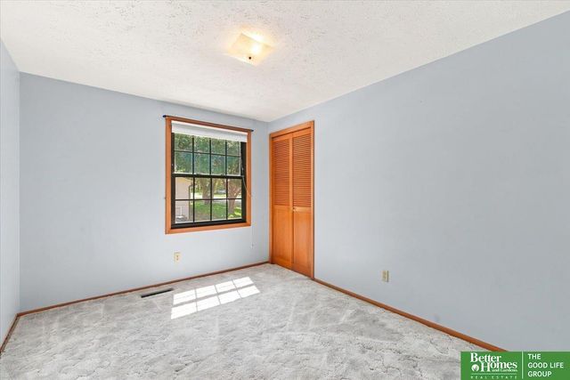 12894 Valley Street, Omaha, NE 68144