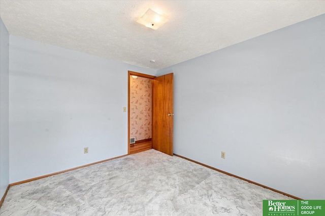12894 Valley Street, Omaha, NE 68144