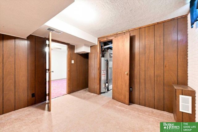 12894 Valley Street, Omaha, NE 68144