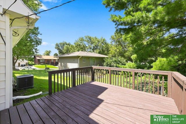 12894 Valley Street, Omaha, NE 68144