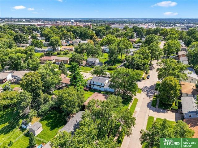 12894 Valley Street, Omaha, NE 68144