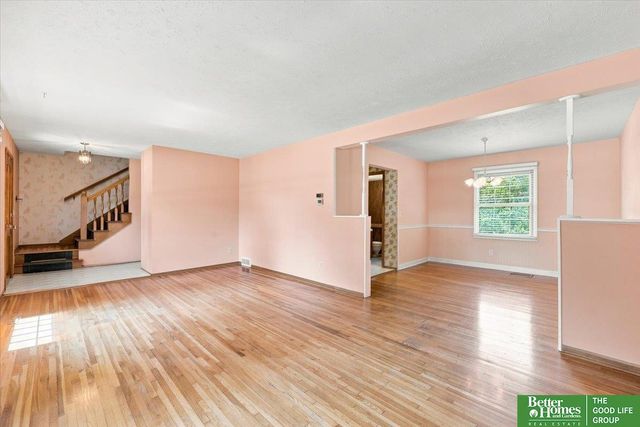 12894 Valley Street, Omaha, NE 68144