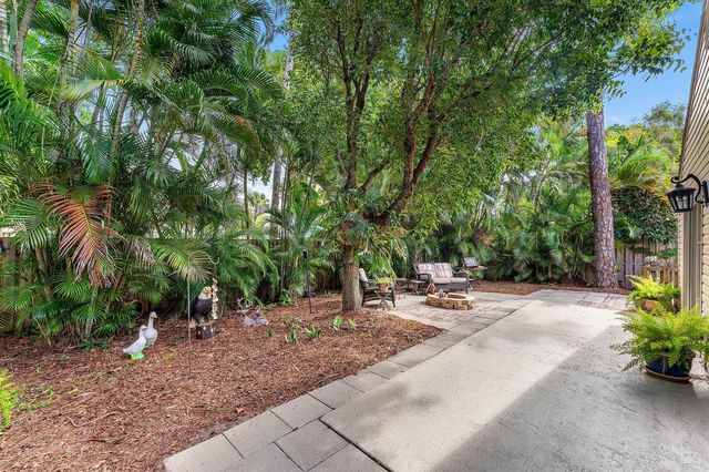 5601 Berry Blossom Way W, West Palm Beach, FL 33415