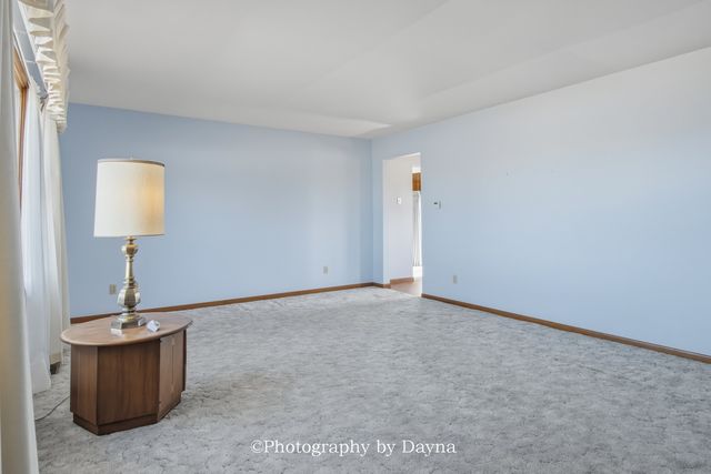 7302 E 3500s Road, St. Anne, IL 60964