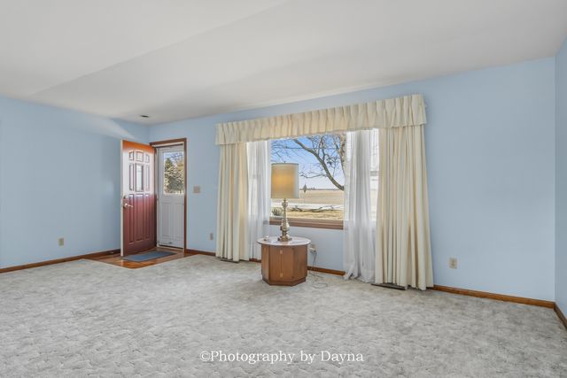 7302 E 3500s Road, St. Anne, IL 60964