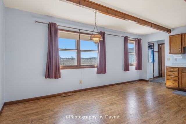 7302 E 3500s Road, St. Anne, IL 60964