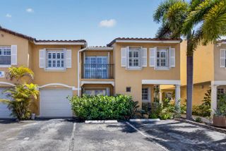 1020 Lake Shore Drive 105, Lake Park, FL 33403