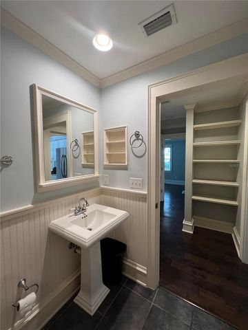 433 SE 7TH STREET, Gainesville, FL 32601