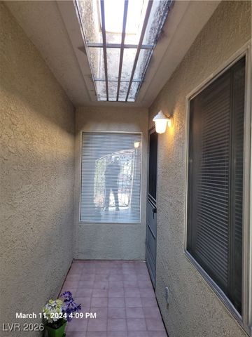 809 Hedge Way 3, Las Vegas, NV 89110