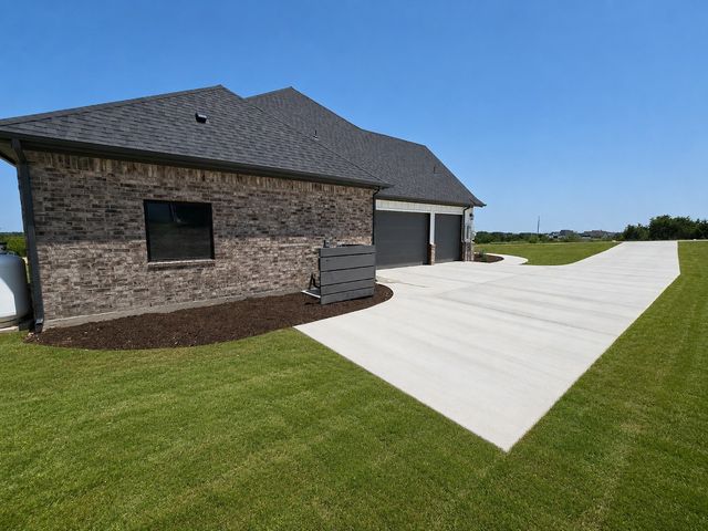 153 Fan Mill Trail, Weatherford, TX 76085