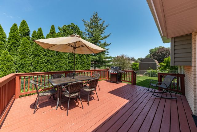 2422 Chippewa Court, Lisle, IL 60532