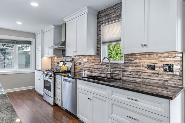 2422 Chippewa Court, Lisle, IL 60532