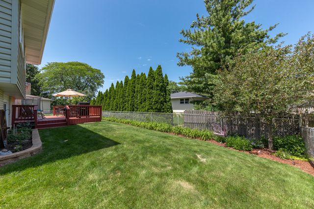2422 Chippewa Court, Lisle, IL 60532