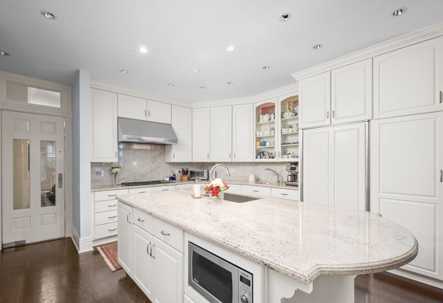 1816 N Lincoln Park West, Chicago, IL 60614