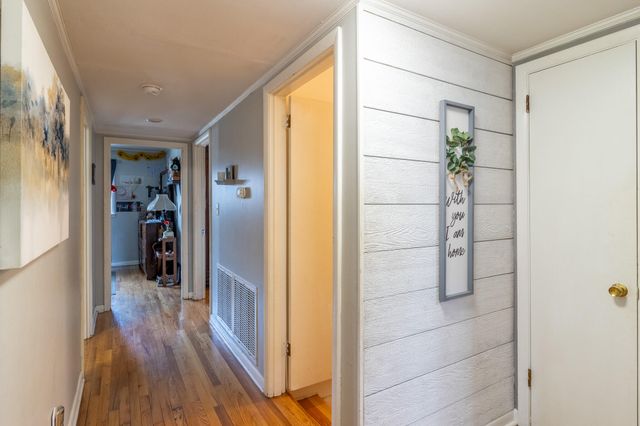 614 Elizabeth Street, Athens, TN 37303