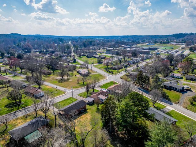 614 Elizabeth Street, Athens, TN 37303