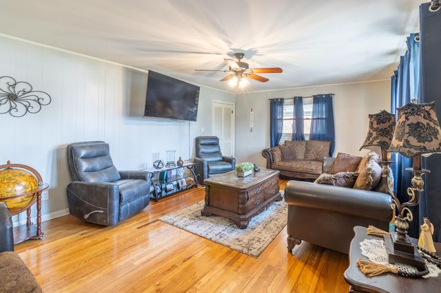 614 Elizabeth Street, Athens, TN 37303