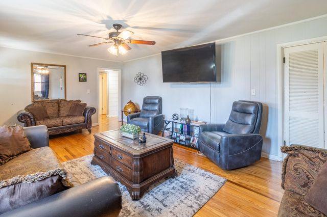 614 Elizabeth Street, Athens, TN 37303