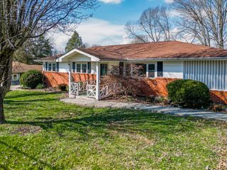 614 Elizabeth Street, Athens, TN 37303