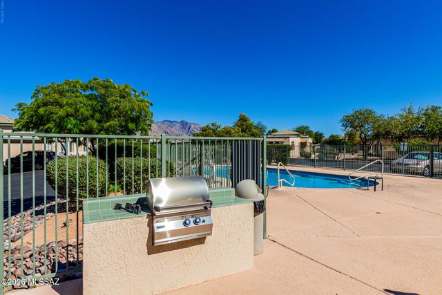 2406 W Via Di Silvio, Tucson, AZ 85741
