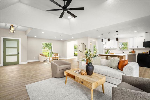 698 Orange Grove Street, League City, TX 77573