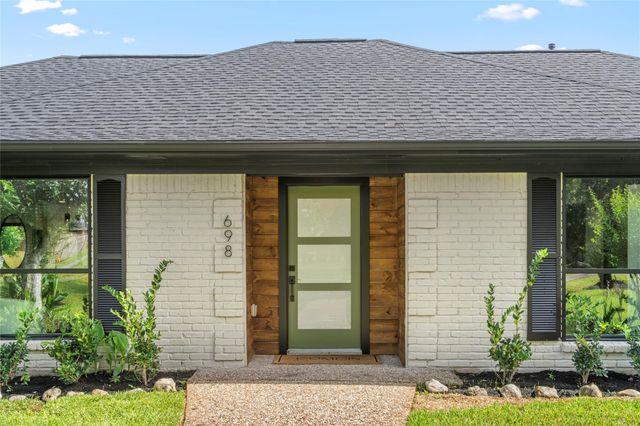 698 Orange Grove Street, League City, TX 77573