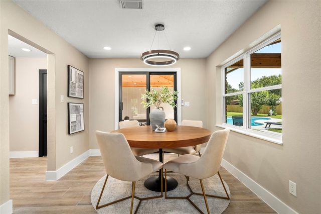 698 Orange Grove Street, League City, TX 77573