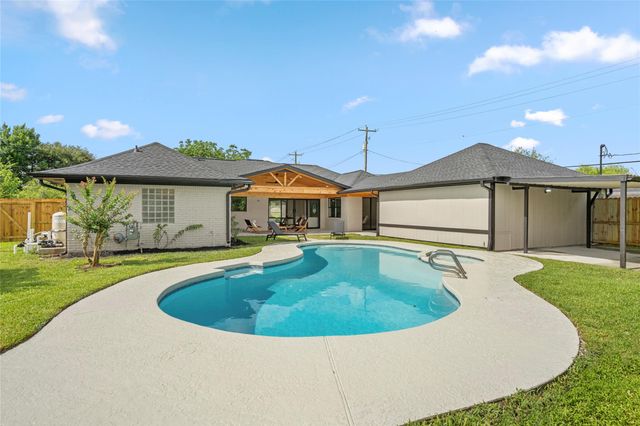 698 Orange Grove Street, League City, TX 77573