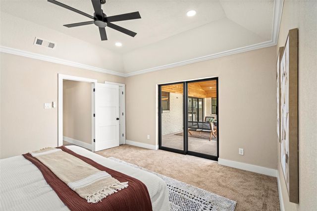698 Orange Grove Street, League City, TX 77573