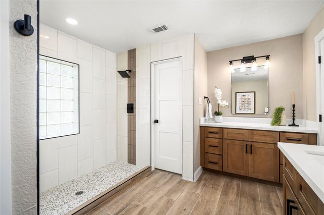 698 Orange Grove Street, League City, TX 77573