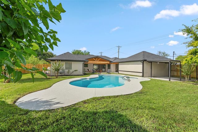 698 Orange Grove Street, League City, TX 77573
