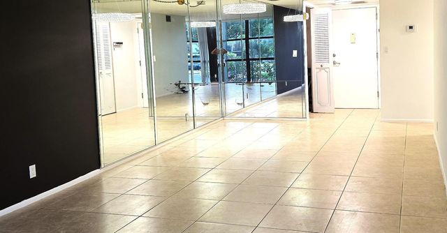 800 Parkview Drive 225, Hallandale Beach, FL 33009