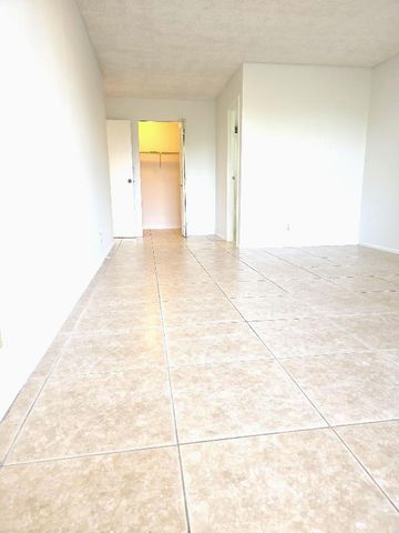 800 Parkview Drive 225, Hallandale Beach, FL 33009