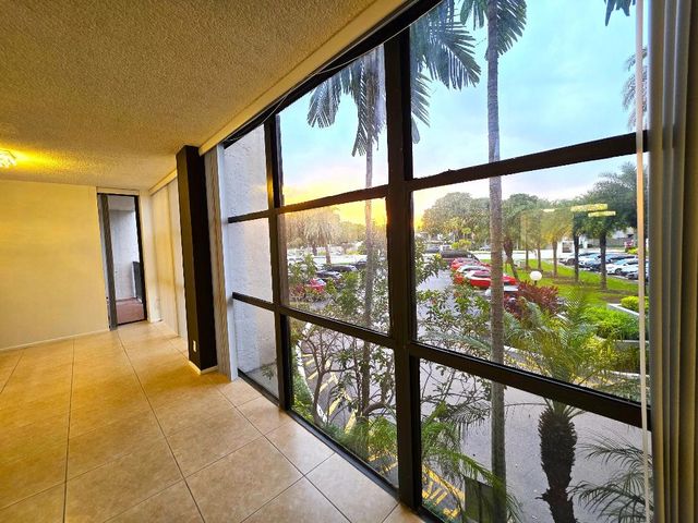 800 Parkview Drive 225, Hallandale Beach, FL 33009