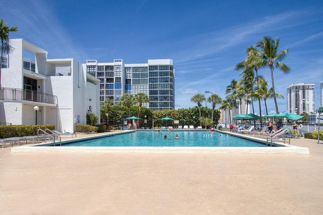 800 Parkview Drive 225, Hallandale Beach, FL 33009