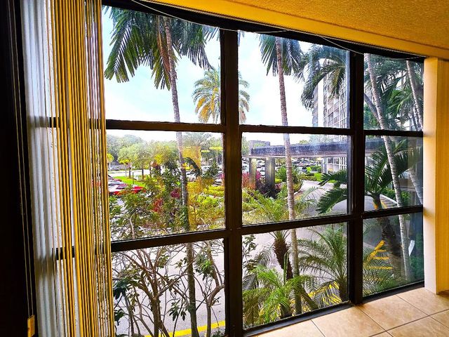 800 Parkview Drive 225, Hallandale Beach, FL 33009