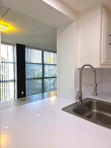 800 Parkview Drive 225, Hallandale Beach, FL 33009