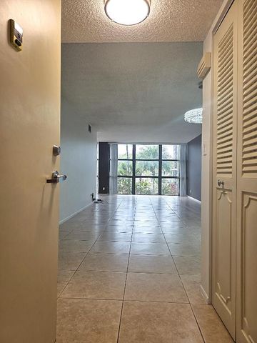 800 Parkview Drive 225, Hallandale Beach, FL 33009
