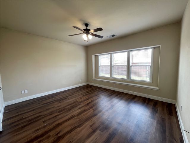 3104 Flowering Springs Drive, Forney, TX 75126
