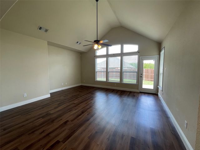 3104 Flowering Springs Drive, Forney, TX 75126