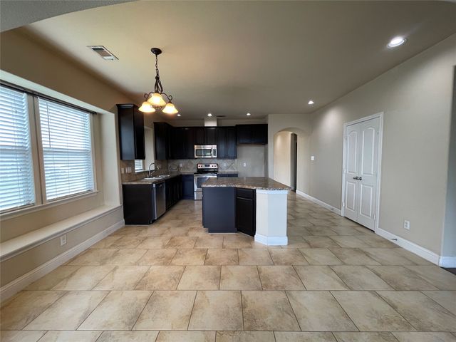3104 Flowering Springs Drive, Forney, TX 75126