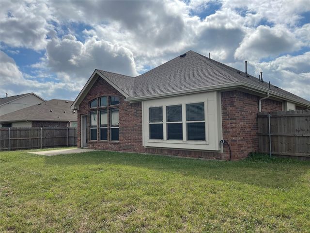 3104 Flowering Springs Drive, Forney, TX 75126