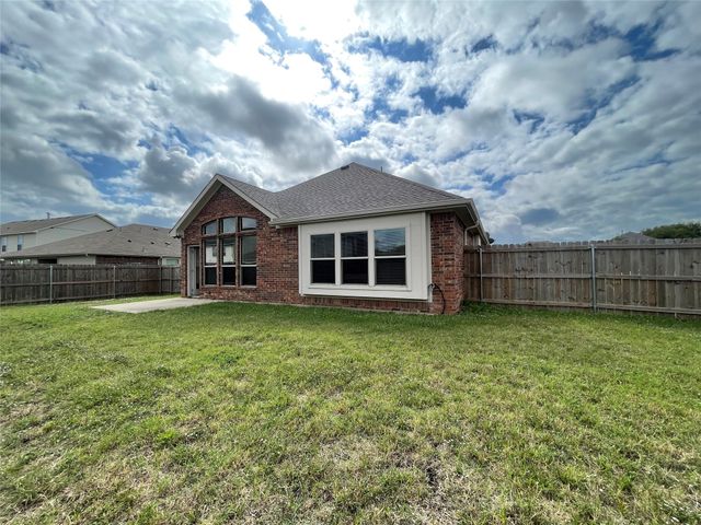 3104 Flowering Springs Drive, Forney, TX 75126