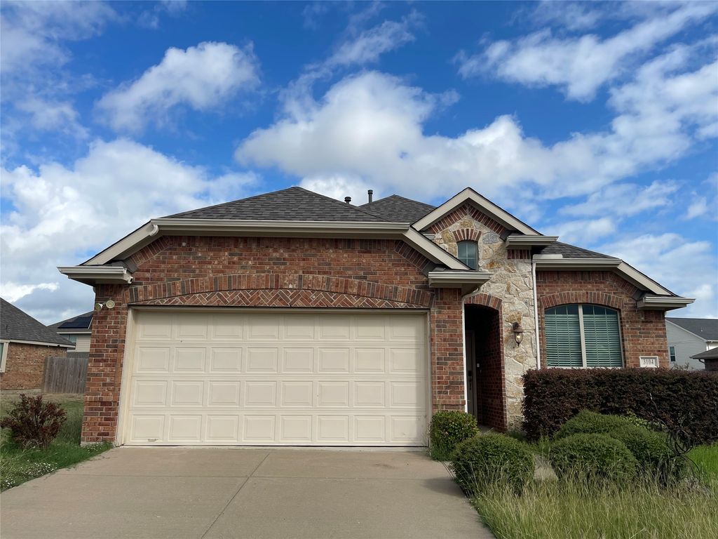 3104 Flowering Springs Drive, Forney, TX 75126