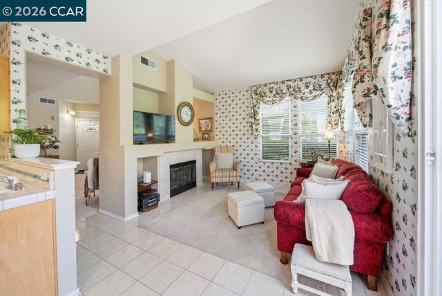 4901 Keller Ridge Dr, Clayton, CA 94517