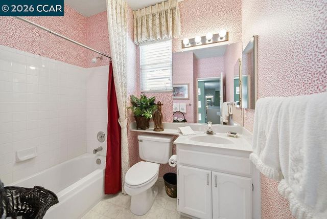 4901 Keller Ridge Dr, Clayton, CA 94517